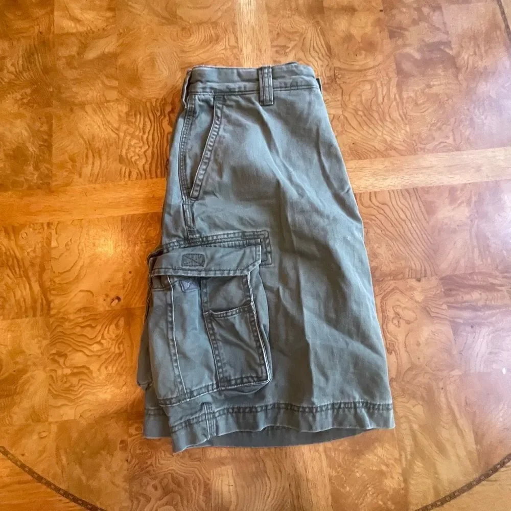 IZOD GREEN Cargo Short!